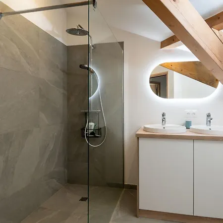 10 Personnes Acces Pmr Aux Normes Avec Grande Piscine *