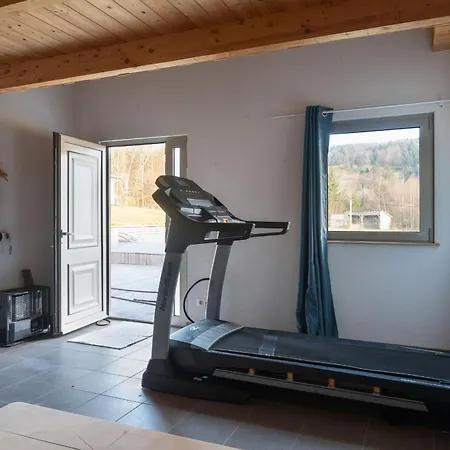 10 Personnes Accès Pmr Aux Normes Avec Grande Piscine *