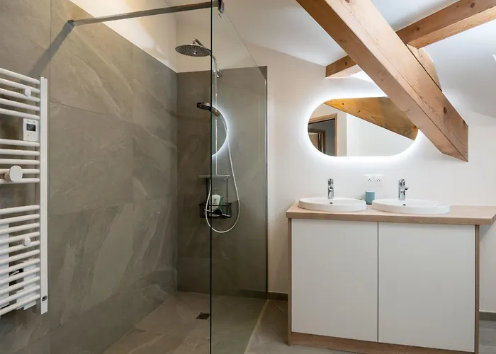 10 Personnes Acces Pmr Aux Normes Avec Grande Piscine *