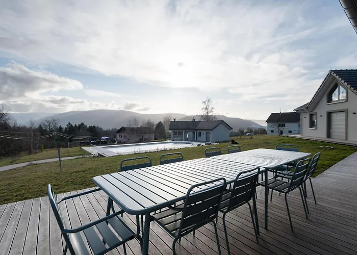 10 Personnes Acces Pmr Aux Normes Avec Grande Piscine